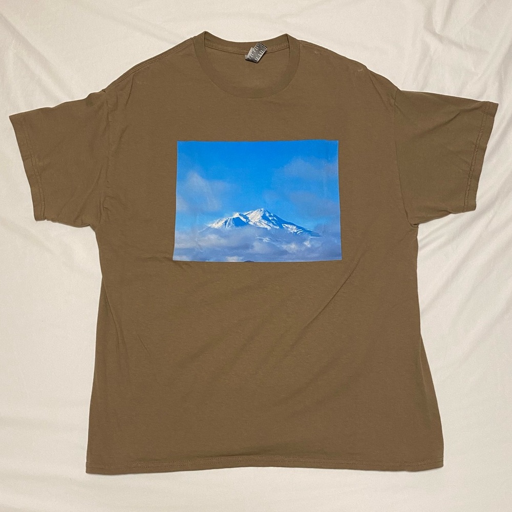 4 Tee shirts in size XL